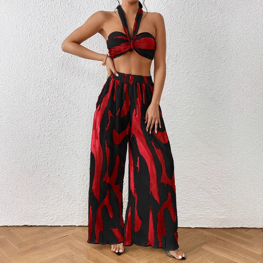 Traje de pantalón ancho con cuello halter y pantalón de llama